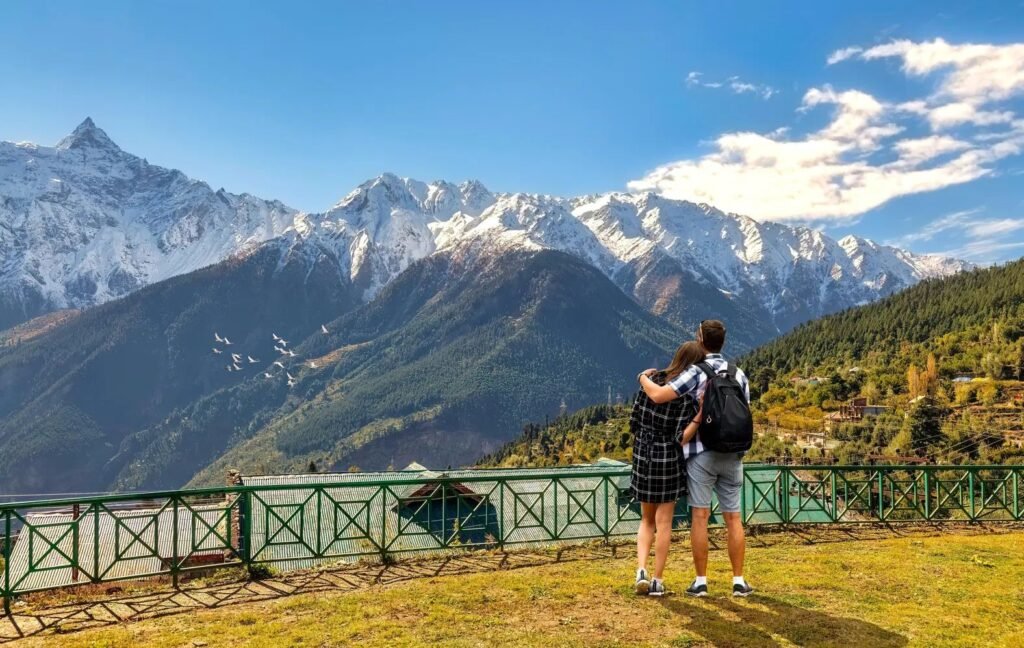 Kullu–Manali–Kasol–Sissu Honeymoon Tour Package from Mumbai via Delhi