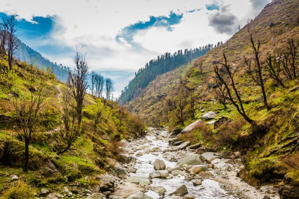 Kullu Manali Kasol Volvo Tour Package from Chennai Via Delhi